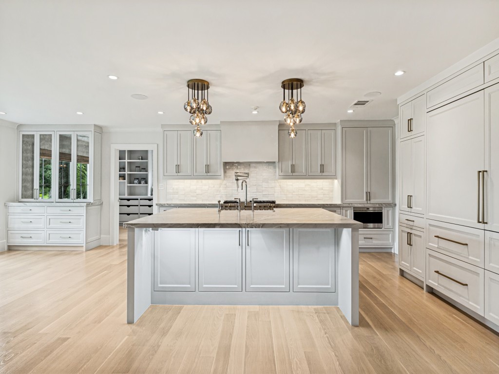 5111 Meaders Lane Dallas TX 75229