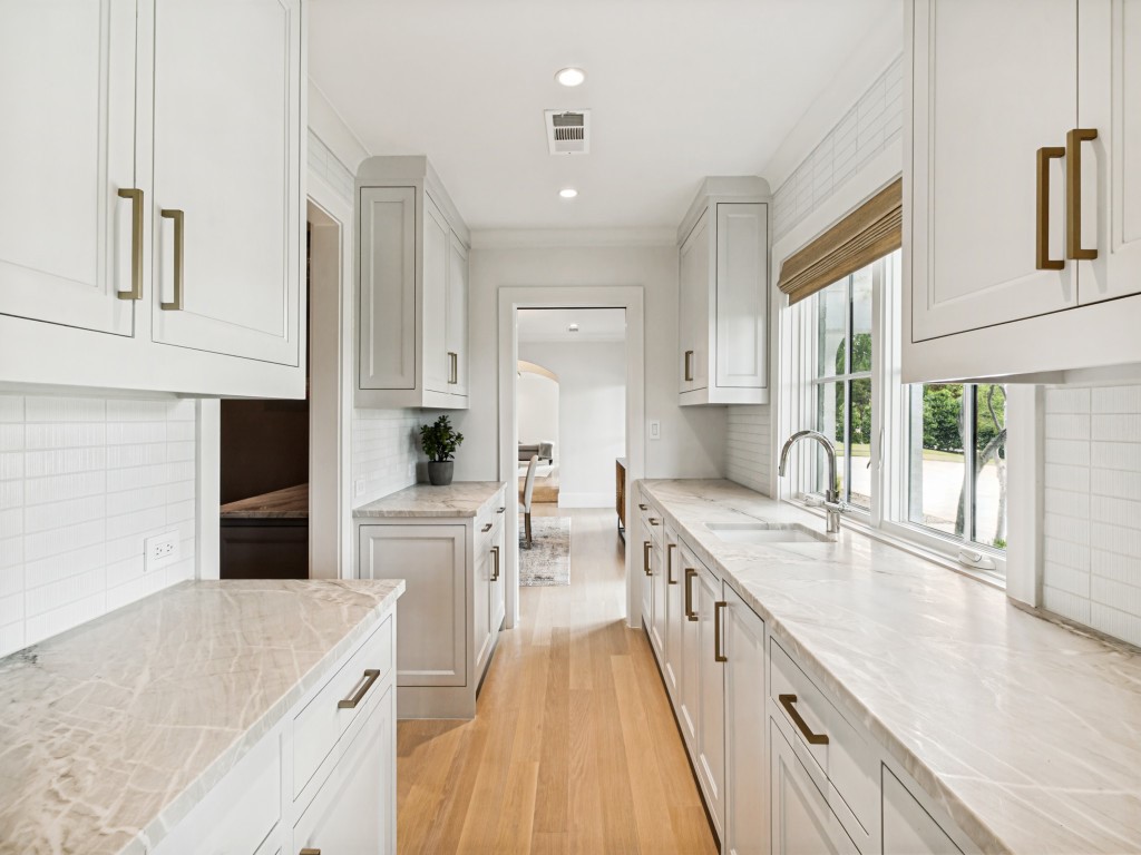 5111 Meaders Lane Dallas TX 75229