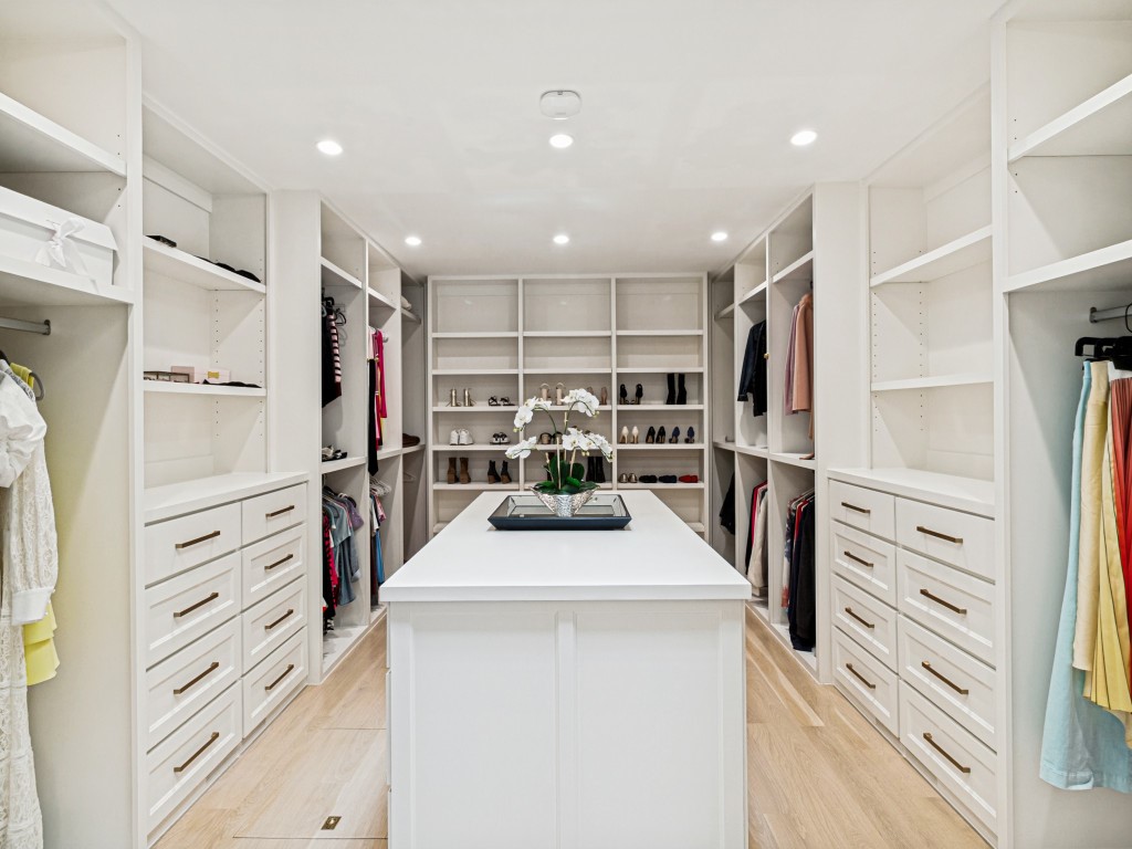 5111 Meaders Lane Dallas TX 75229