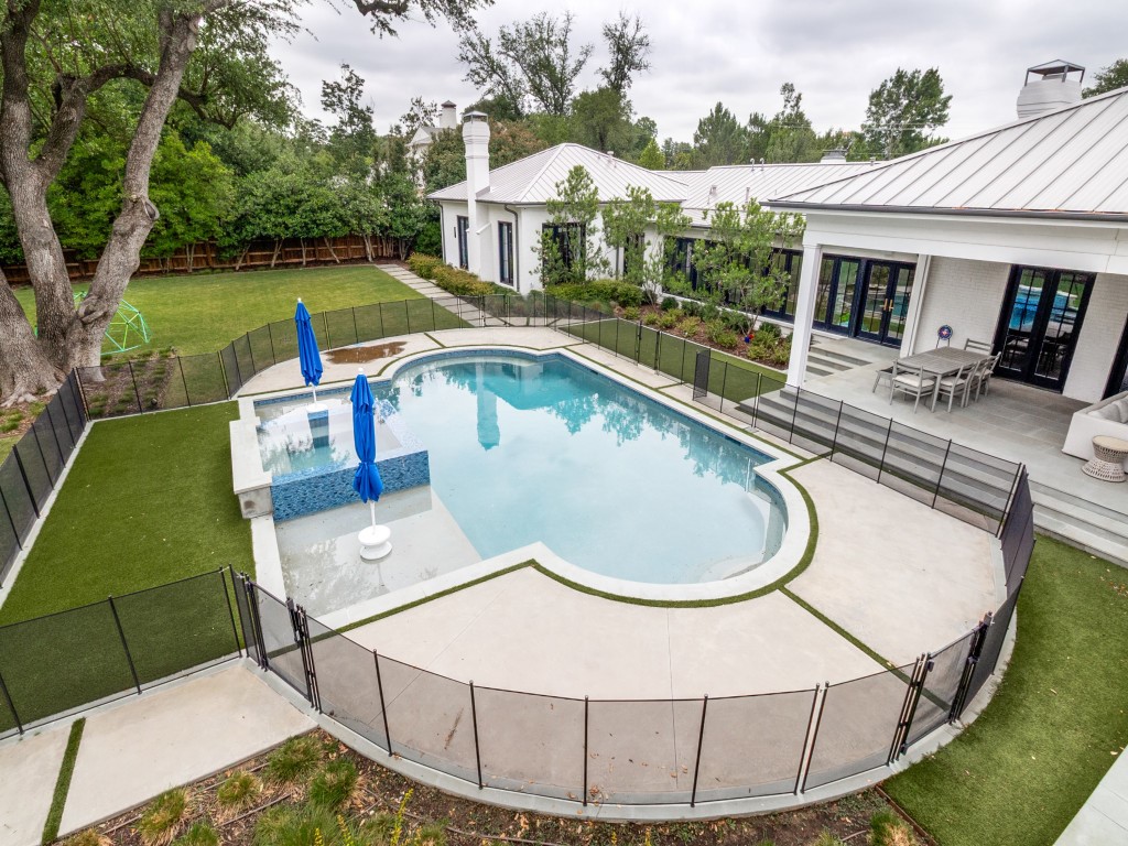 5111 Meaders Lane Dallas TX 75229