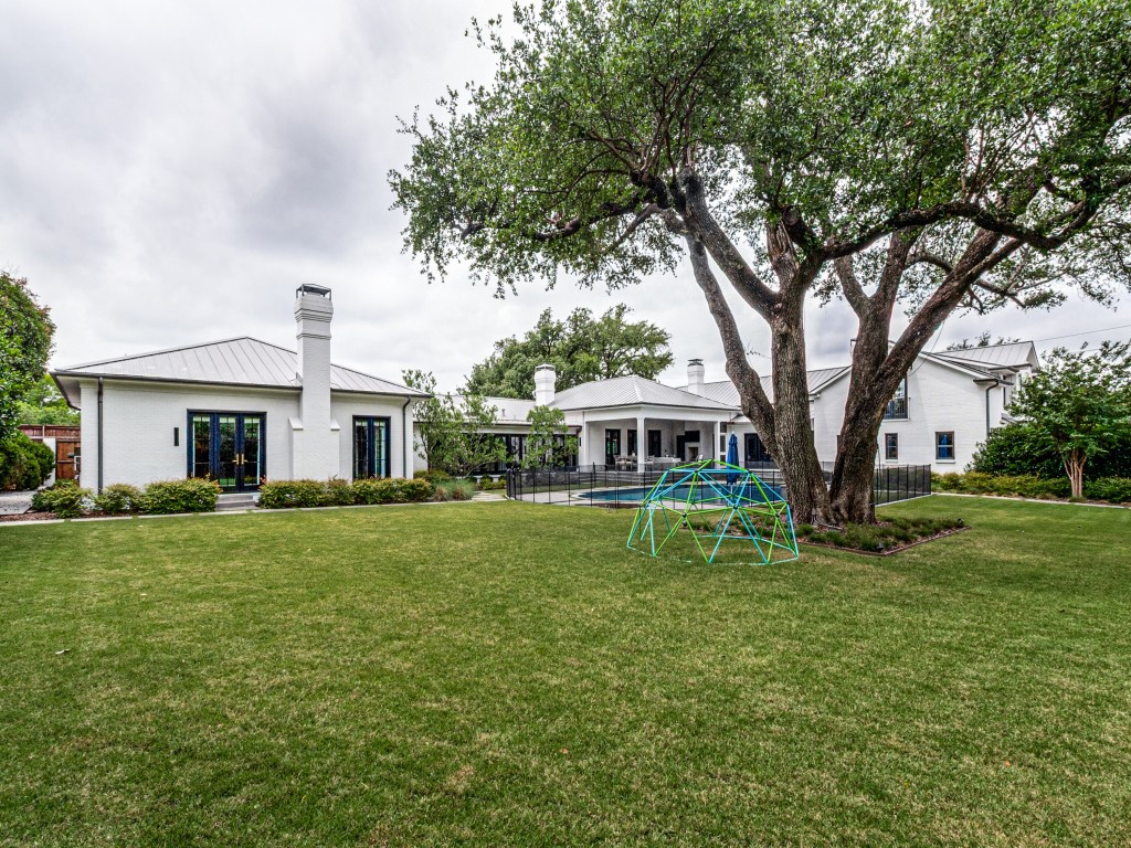 5111 Meaders Lane Dallas TX 75229