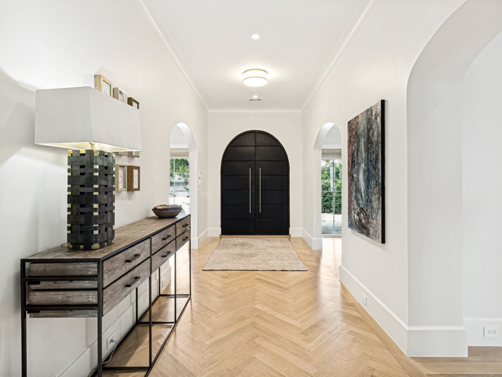 5111 Meaders Lane Dallas TX 75229