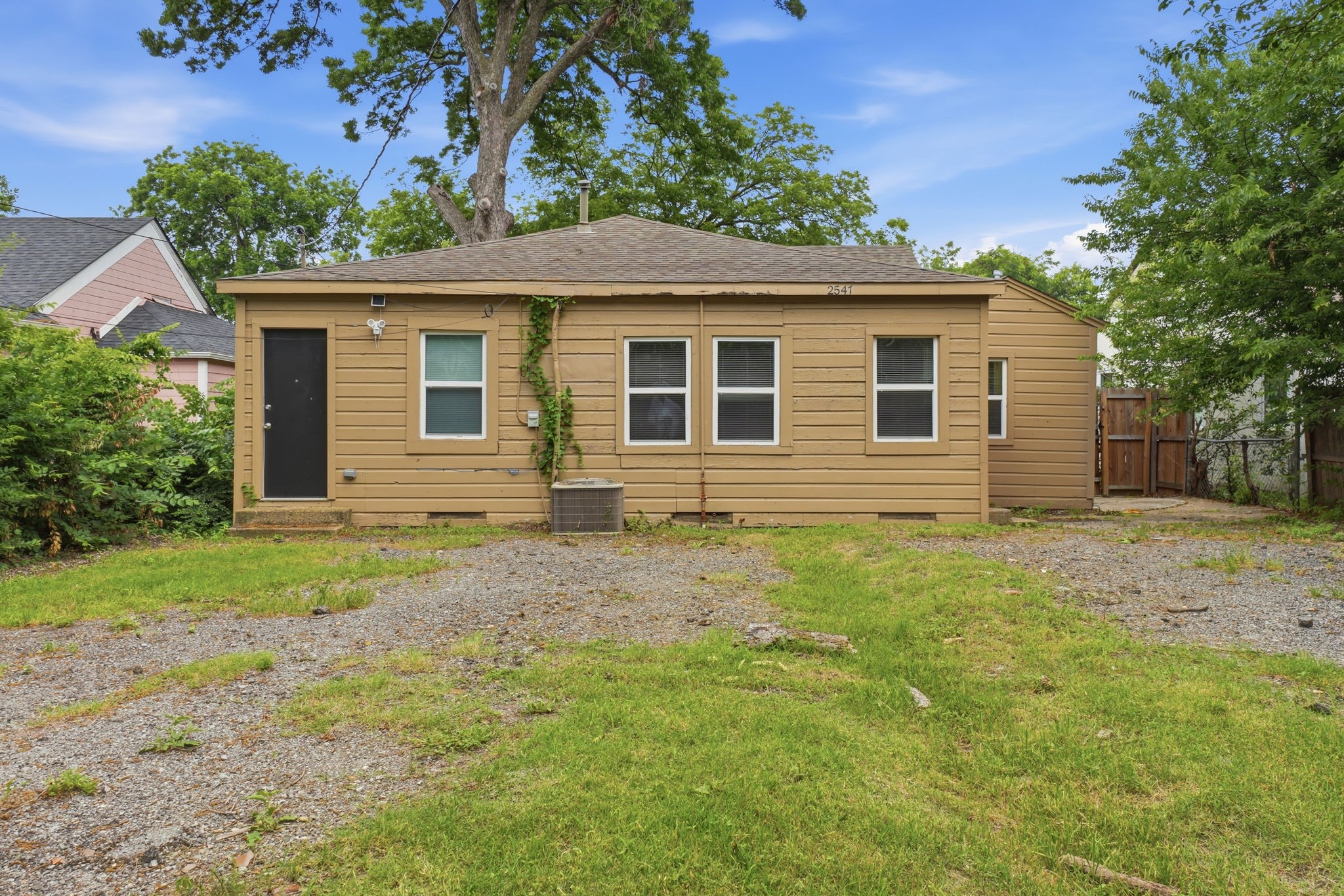 2547 Wilton Avenue Dallas TX 75211