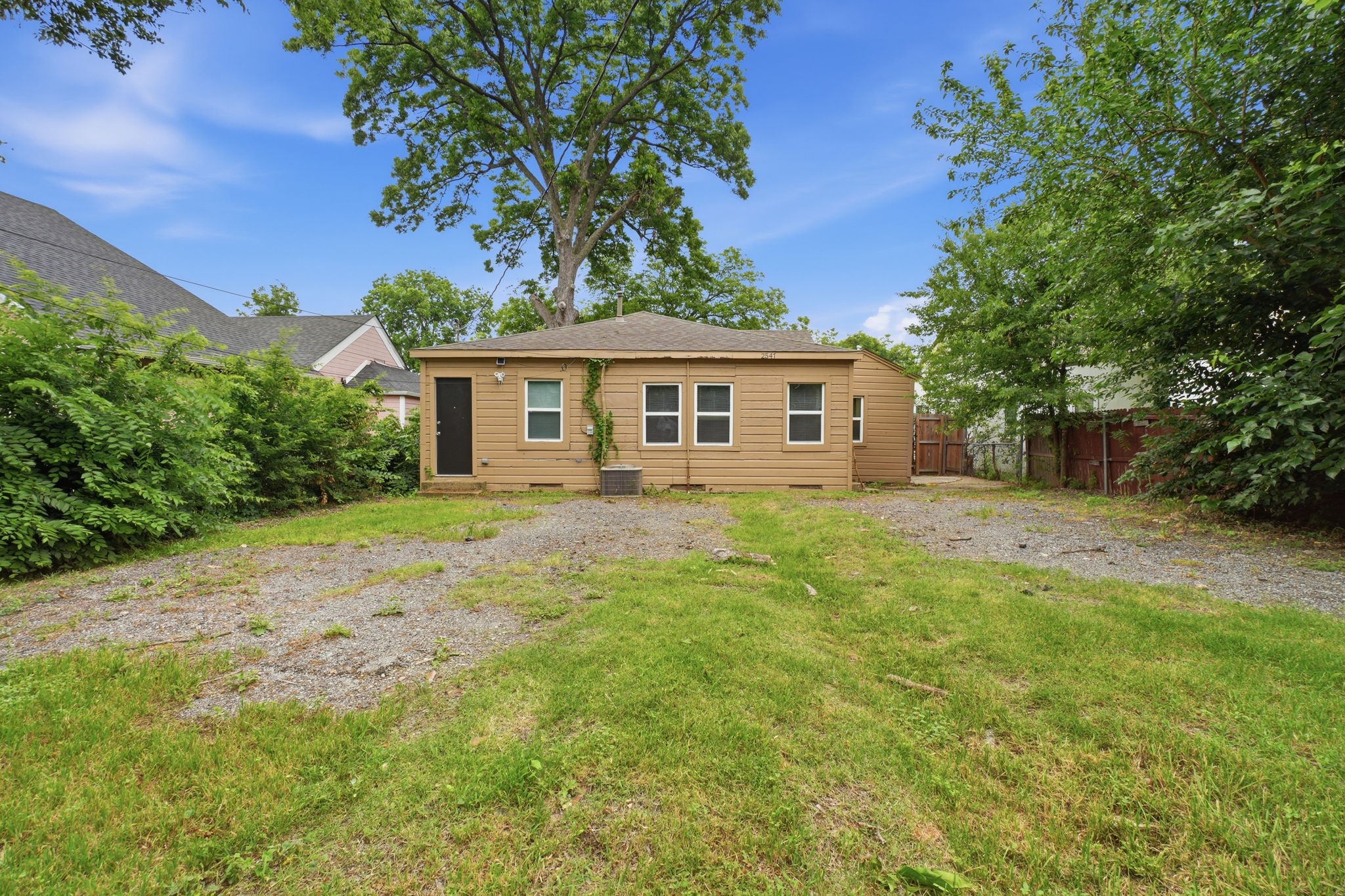 2547 Wilton Avenue Dallas TX 75211