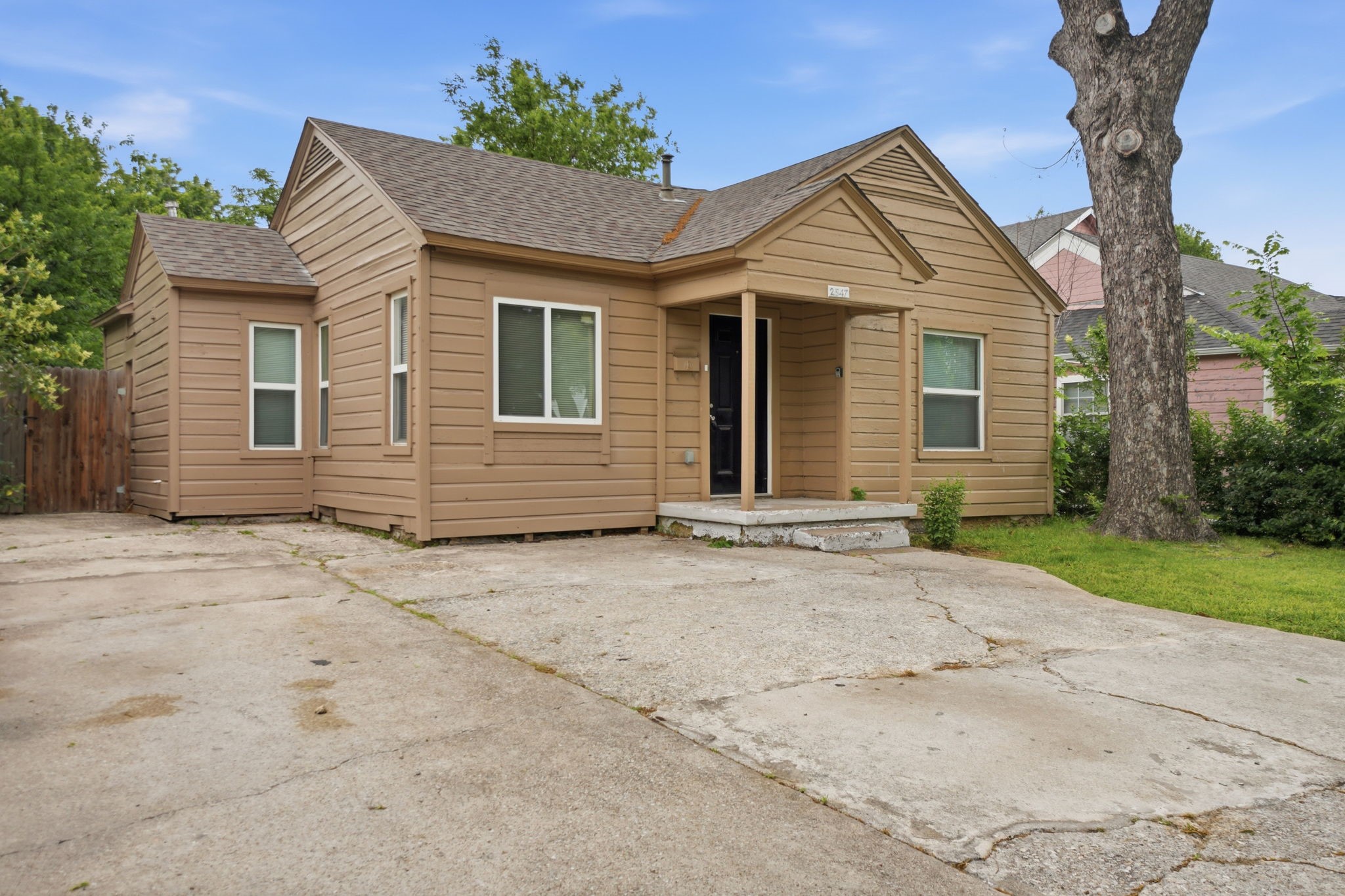 2547 Wilton Avenue Dallas TX 75211