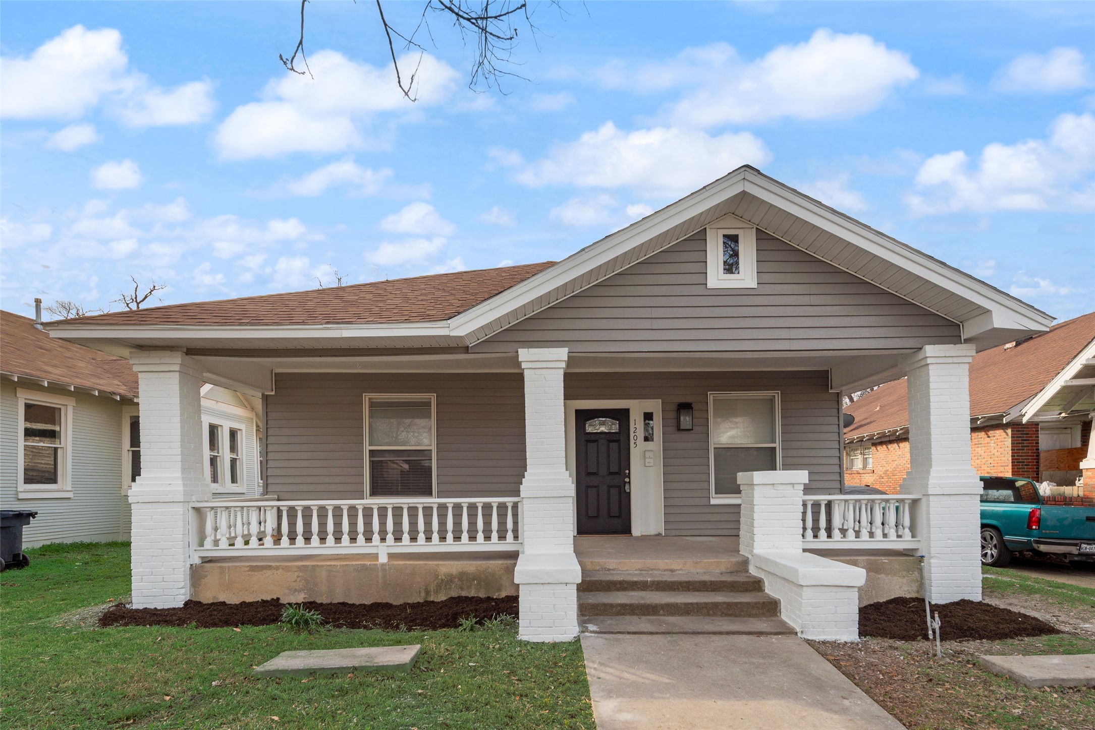 1205 W Arlington Avenue Fort Worth TX 76110