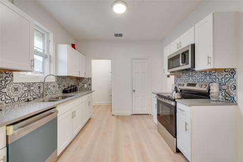 1205 W Arlington Avenue Fort Worth TX 76110