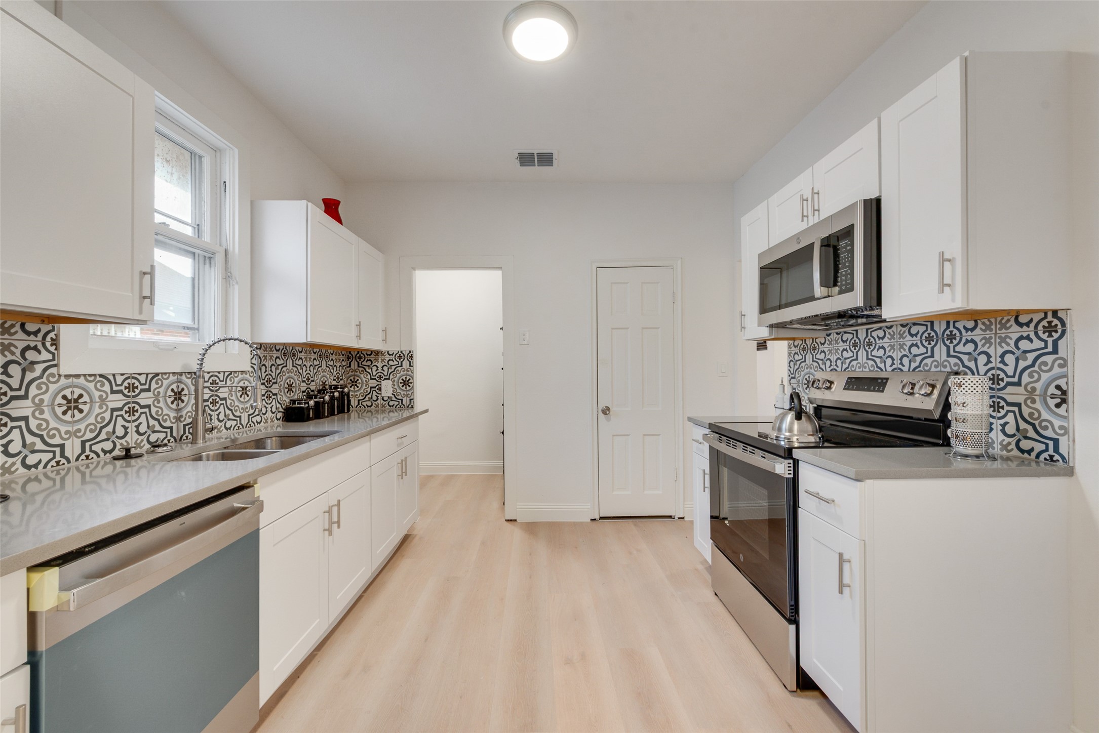 1205 W Arlington Avenue Fort Worth TX 76110