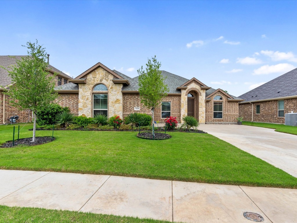 7620 Town Lake Drive Grand Prairie TX 75054