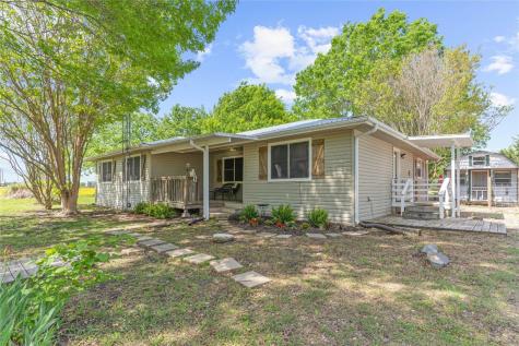 347 County Road 1250 Savoy TX 75479