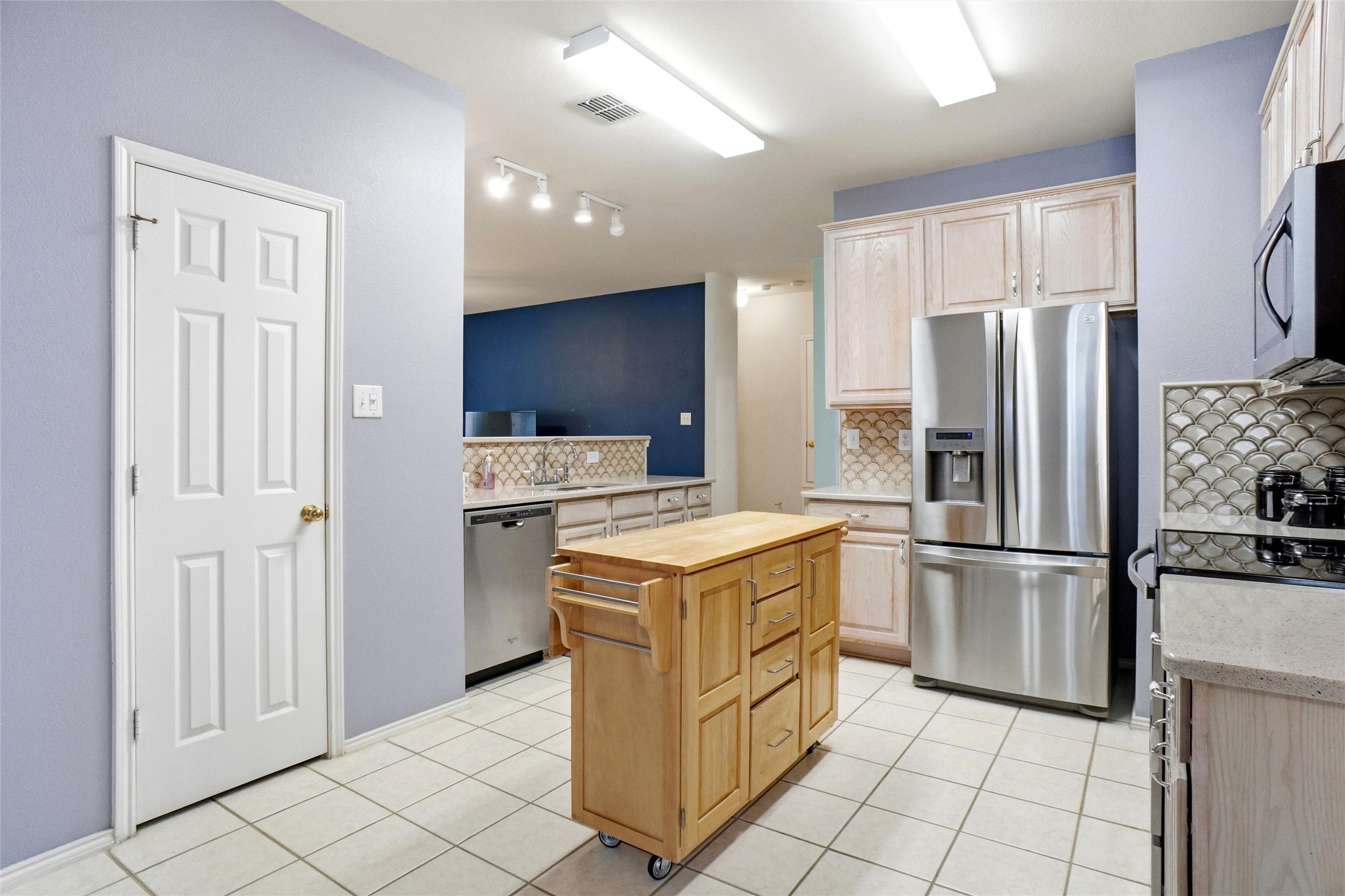 1140 Whispering Trail Circle Lewisville TX 75067