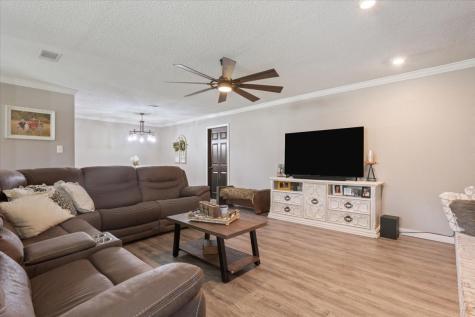 118 Rocky Creek Avenue Groesbeck TX 76642