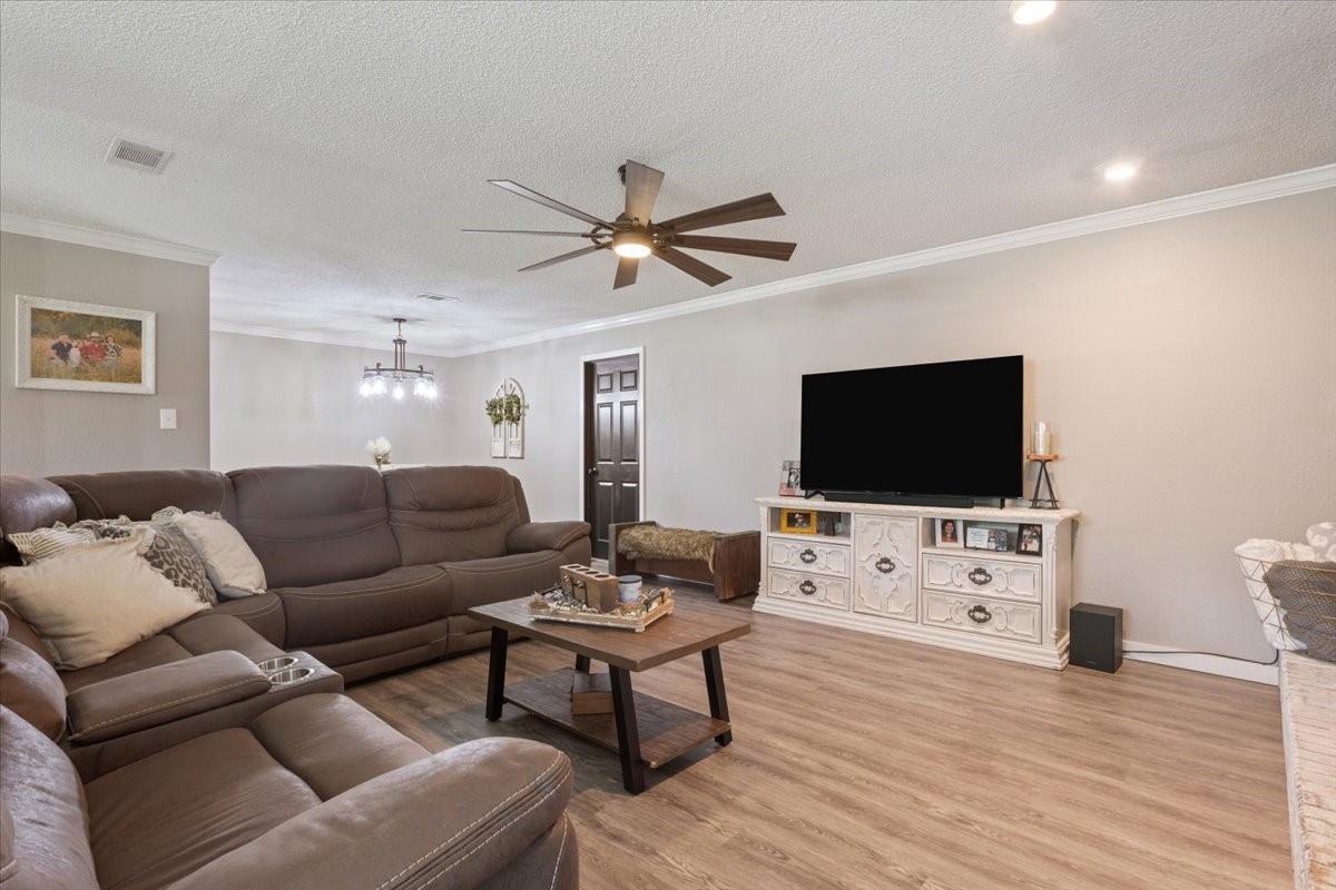 118 Rocky Creek Avenue Groesbeck TX 76642