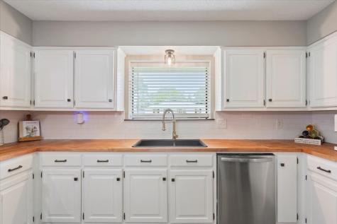118 Rocky Creek Avenue Groesbeck TX 76642