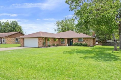 118 Rocky Creek Avenue Groesbeck TX 76642