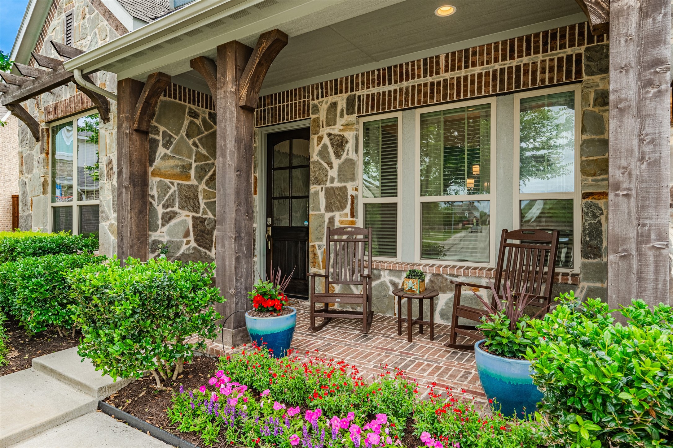 8068 Sarahville Drive Dallas TX 75252