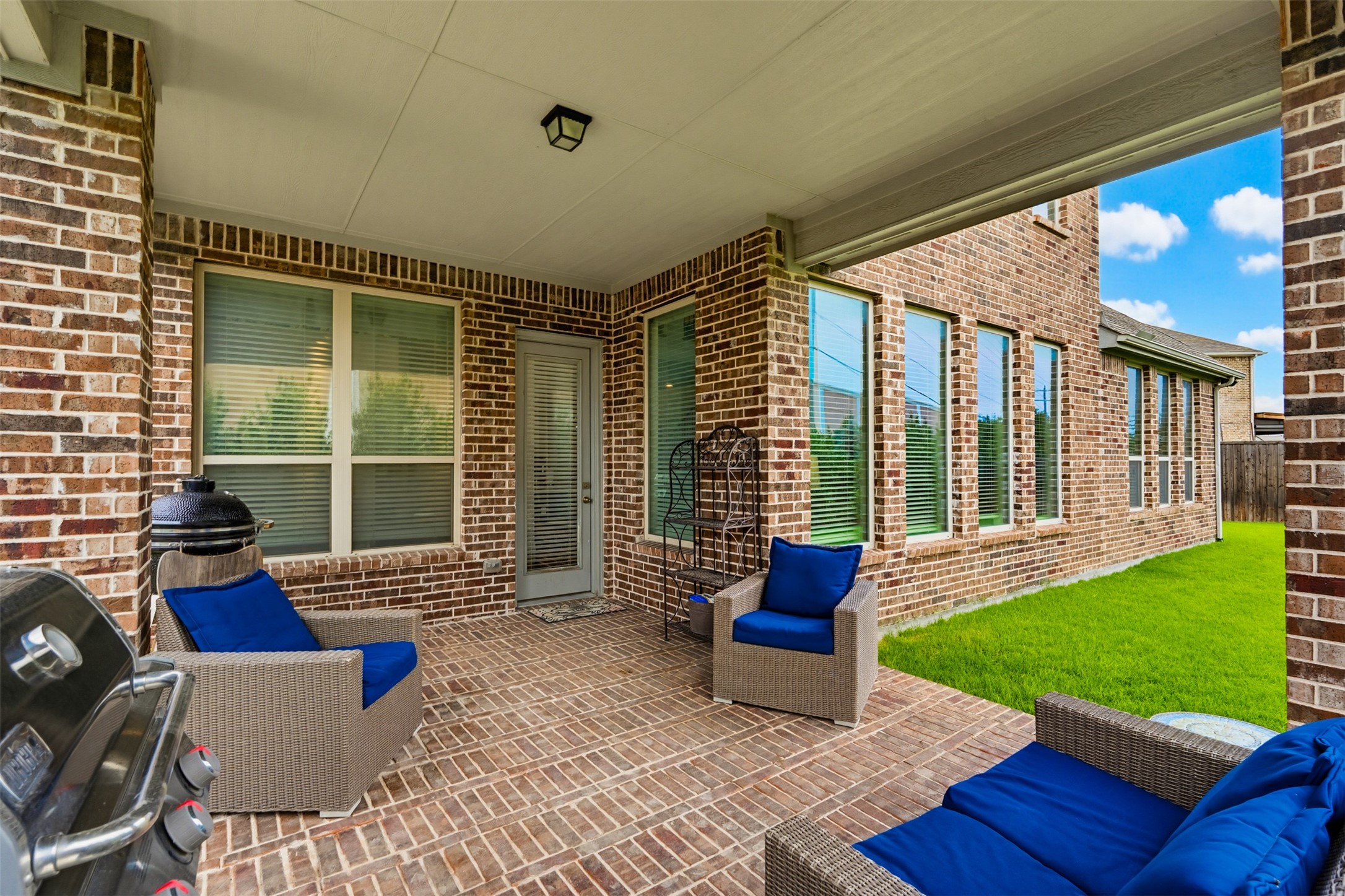 8068 Sarahville Drive Dallas TX 75252