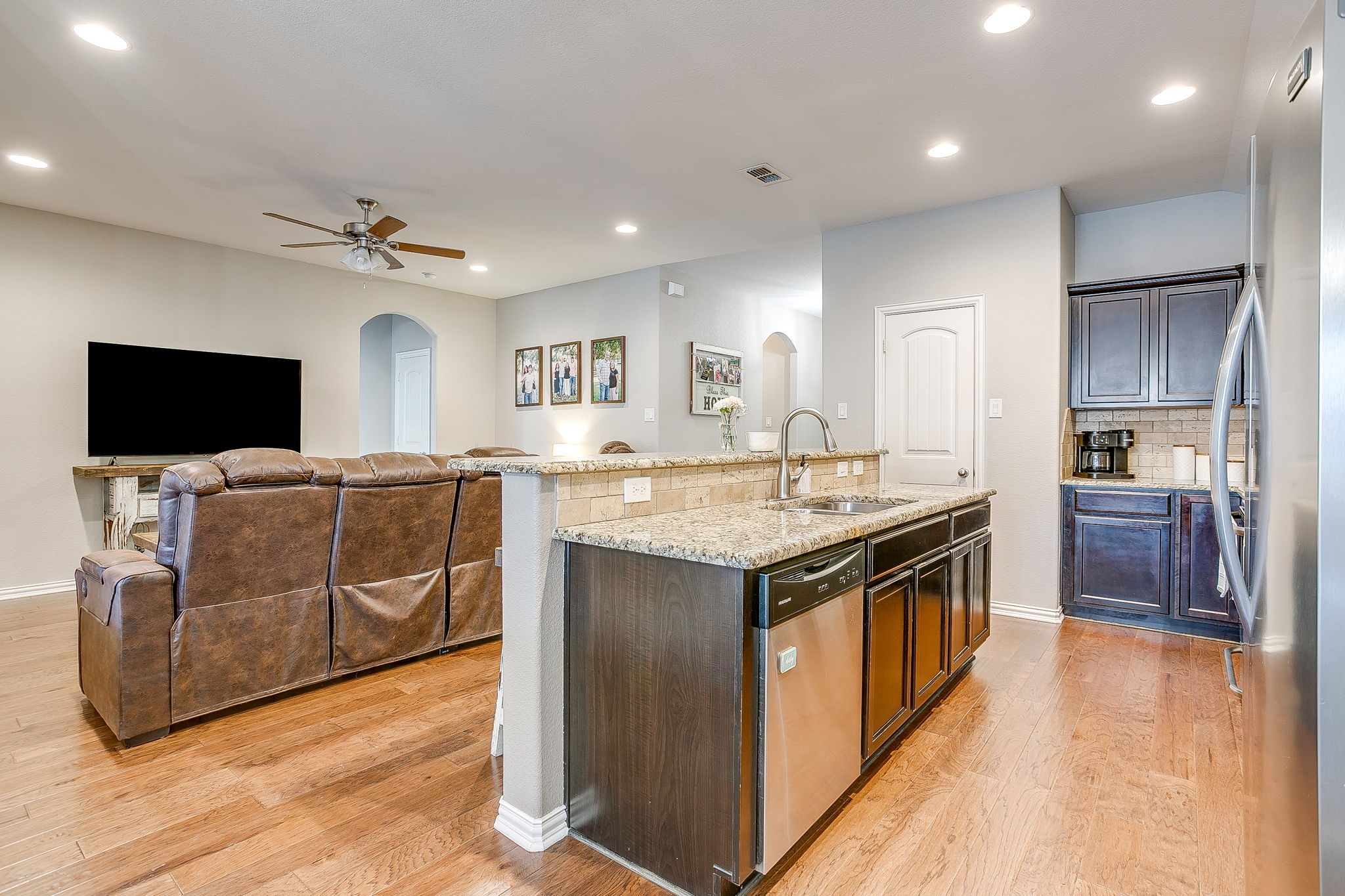 811 Carmen Ana Avenue Grandview TX 76050