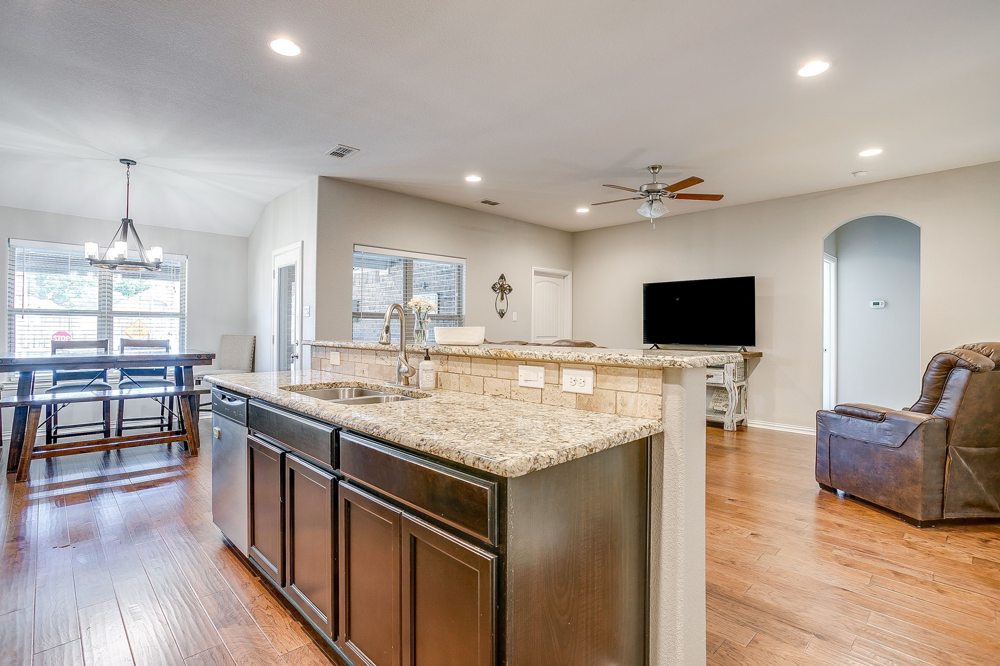 811 Carmen Ana Avenue Grandview TX 76050