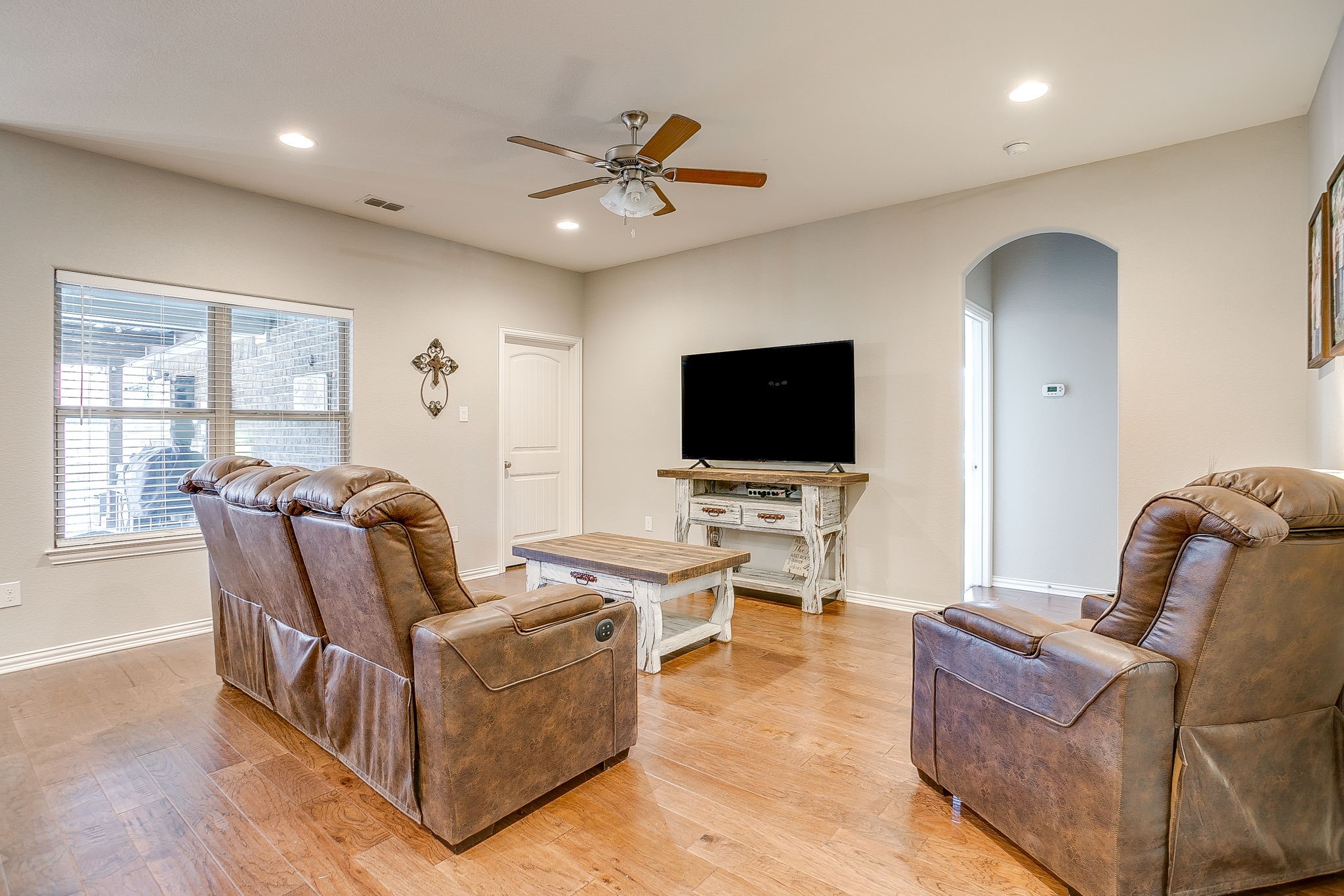 811 Carmen Ana Avenue Grandview TX 76050