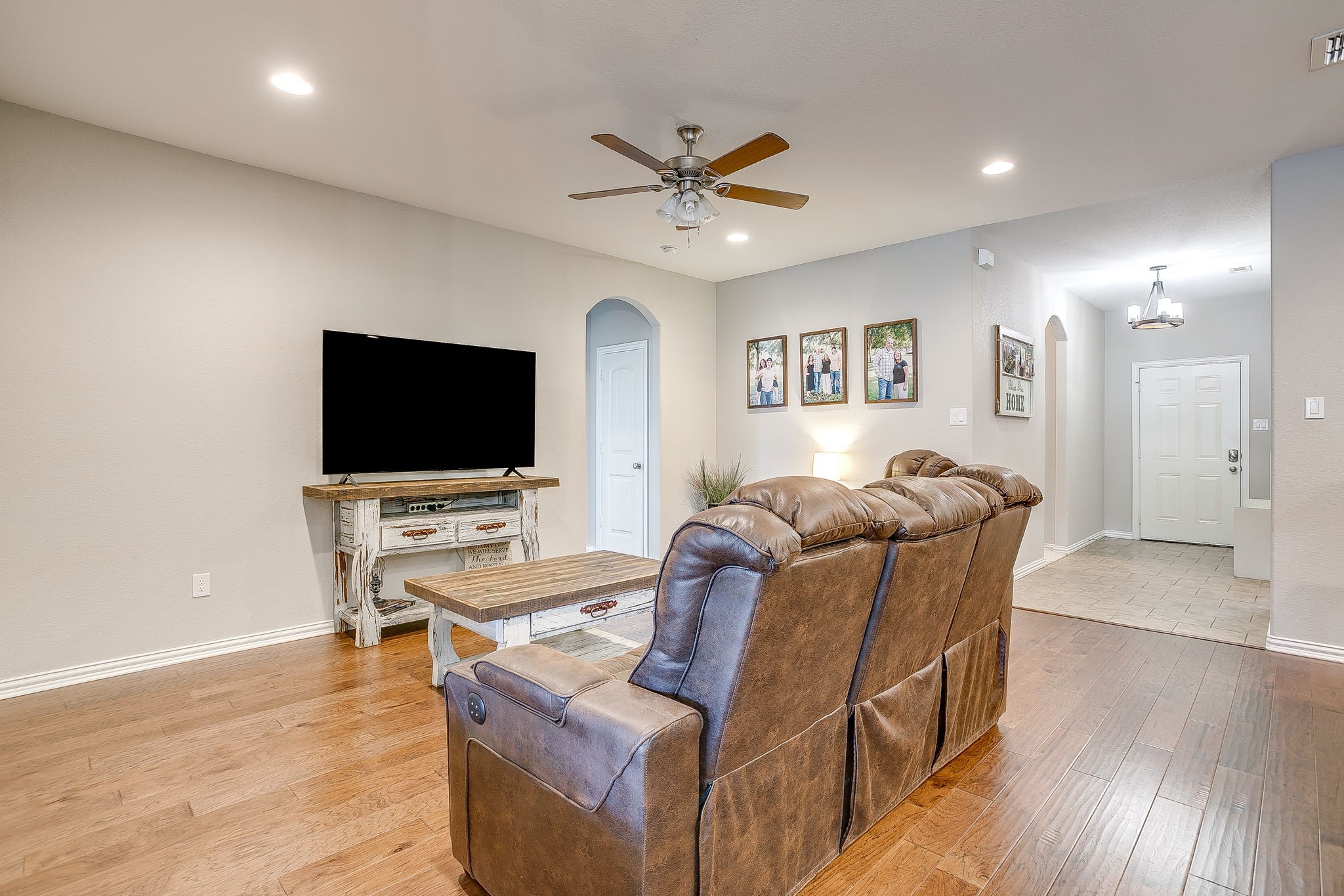 811 Carmen Ana Avenue Grandview TX 76050