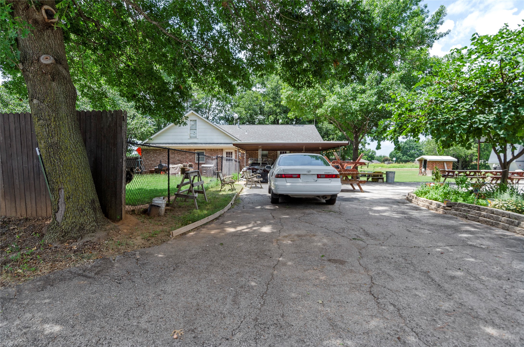 102 N Mesquite Street Paradise TX 76073