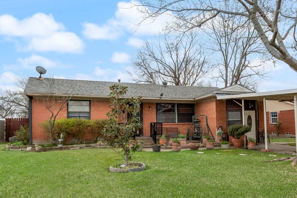 106 W Vista Drive Garland TX 75041