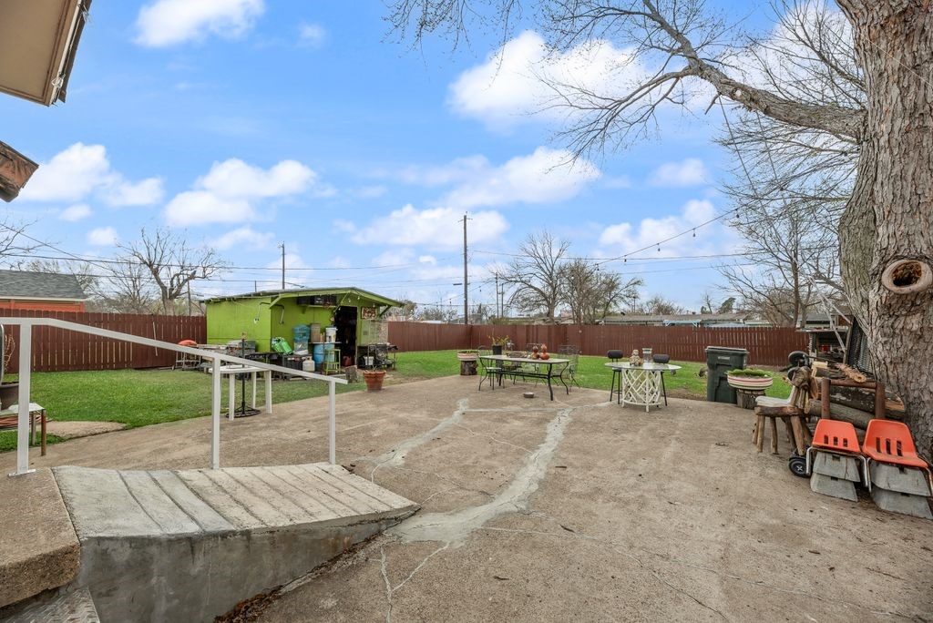 106 W Vista Drive Garland TX 75041