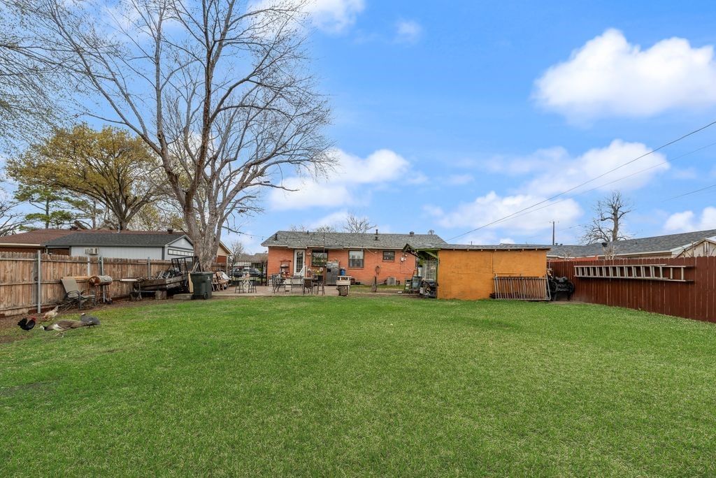 106 W Vista Drive Garland TX 75041
