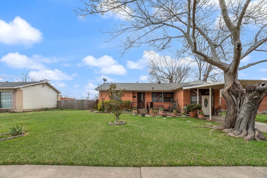 106 W Vista Drive Garland TX 75041
