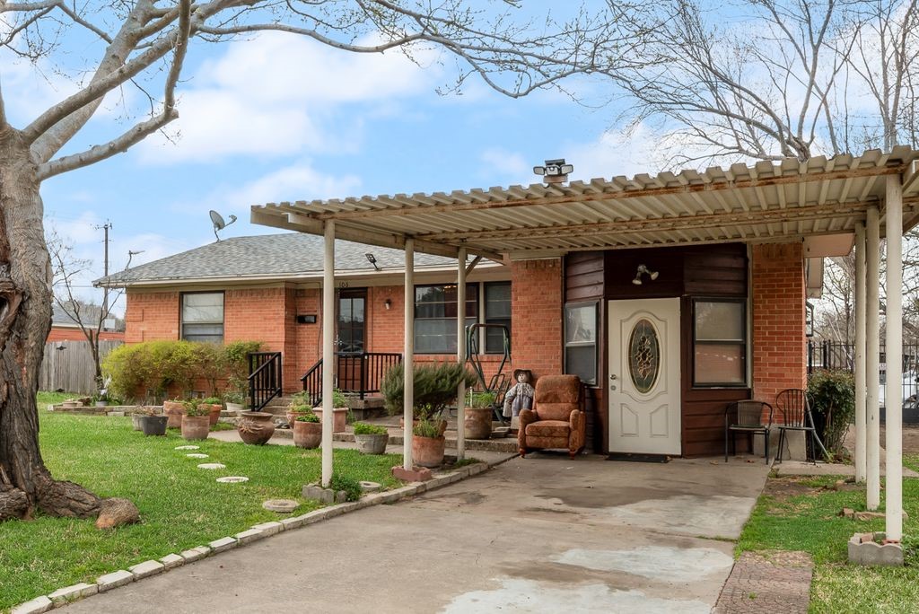 106 W Vista Drive Garland TX 75041