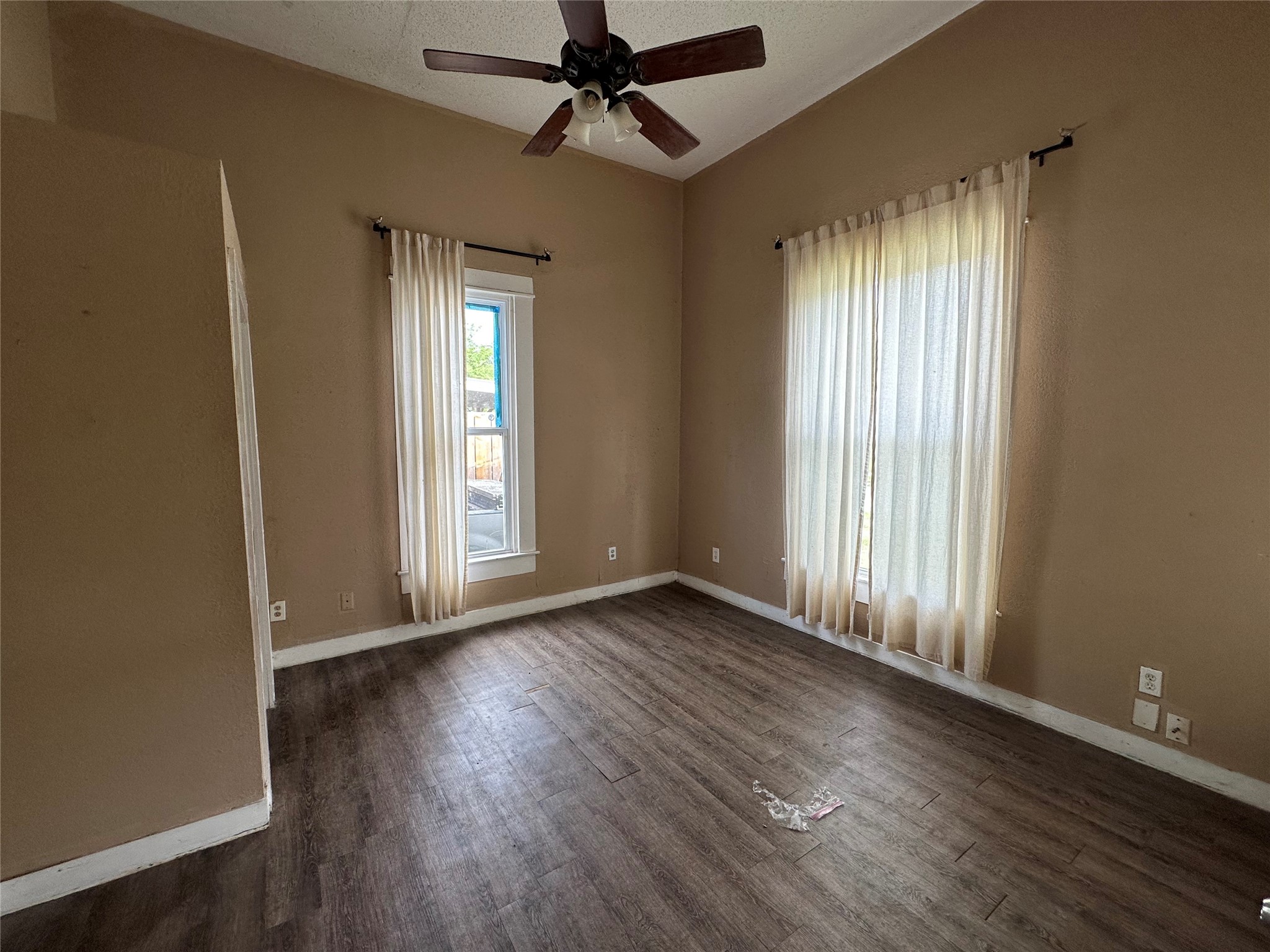 1405 Caddo Street Commerce TX 75428