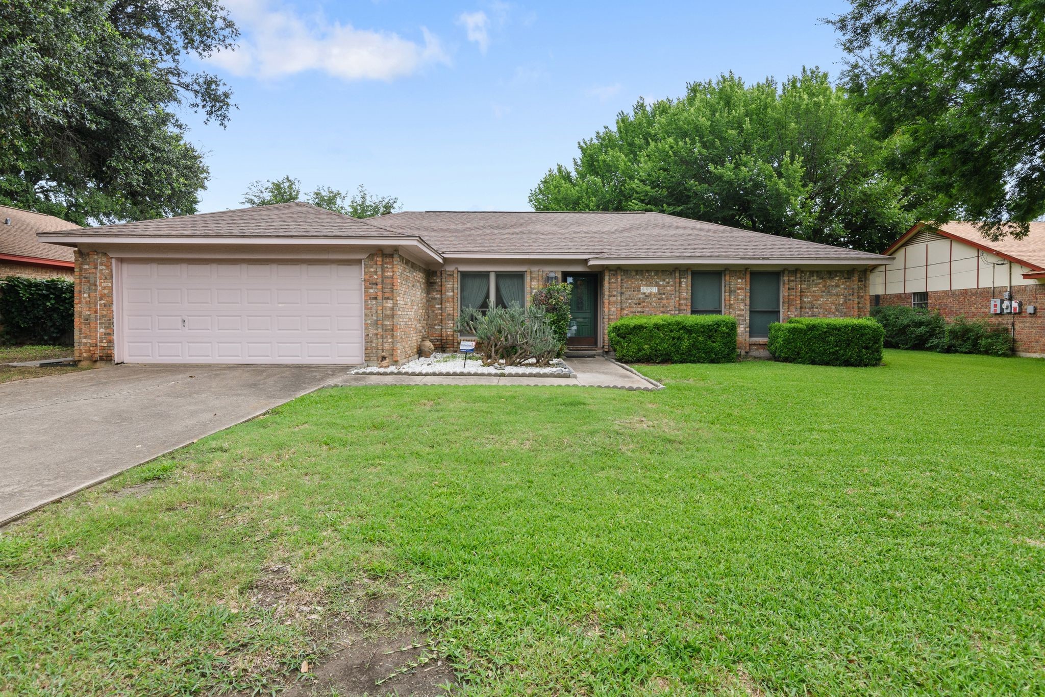 6921 Meadow Park N North Richland Hills TX 76180