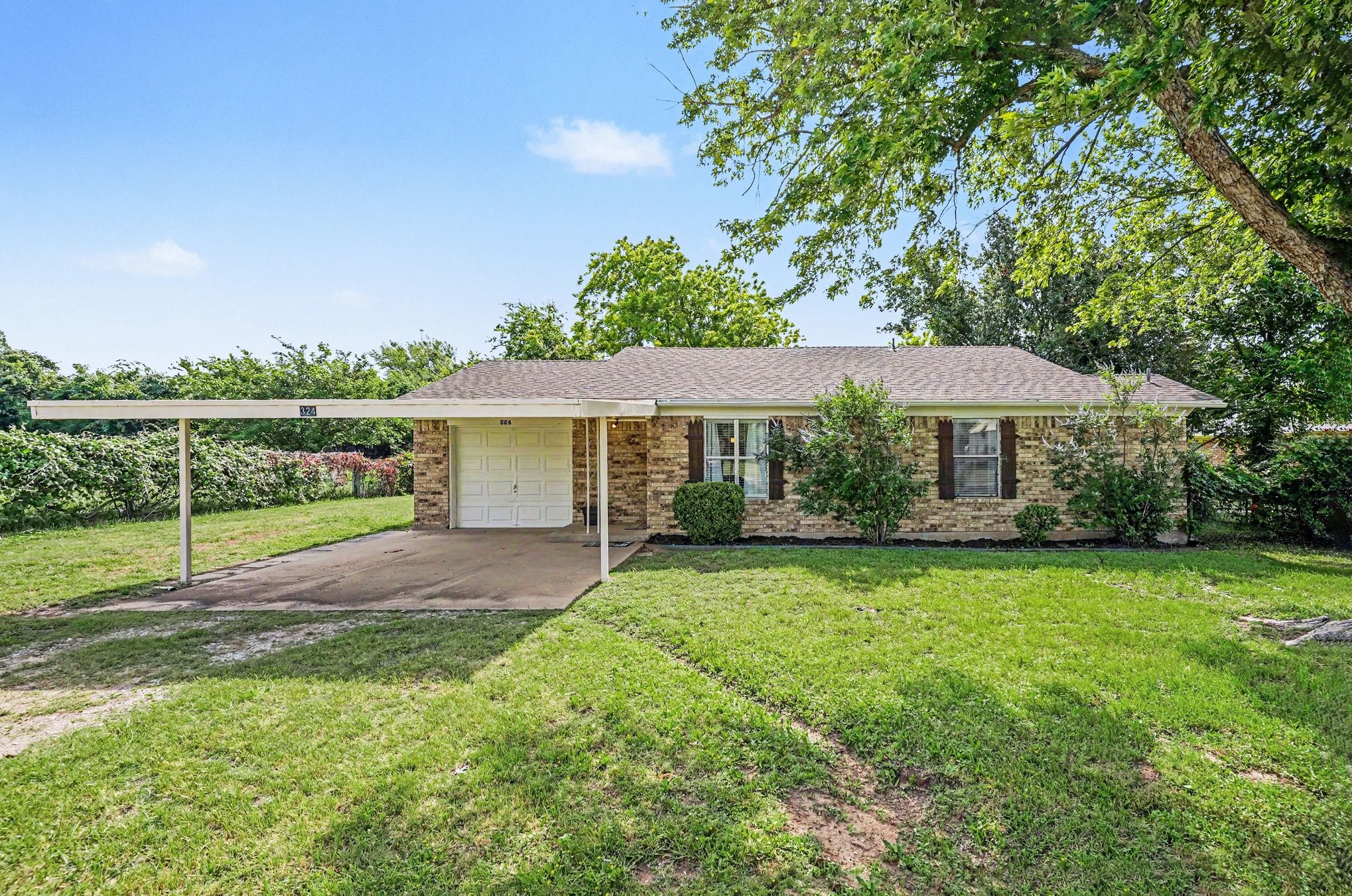 324 Ashwood Street Azle TX 76020