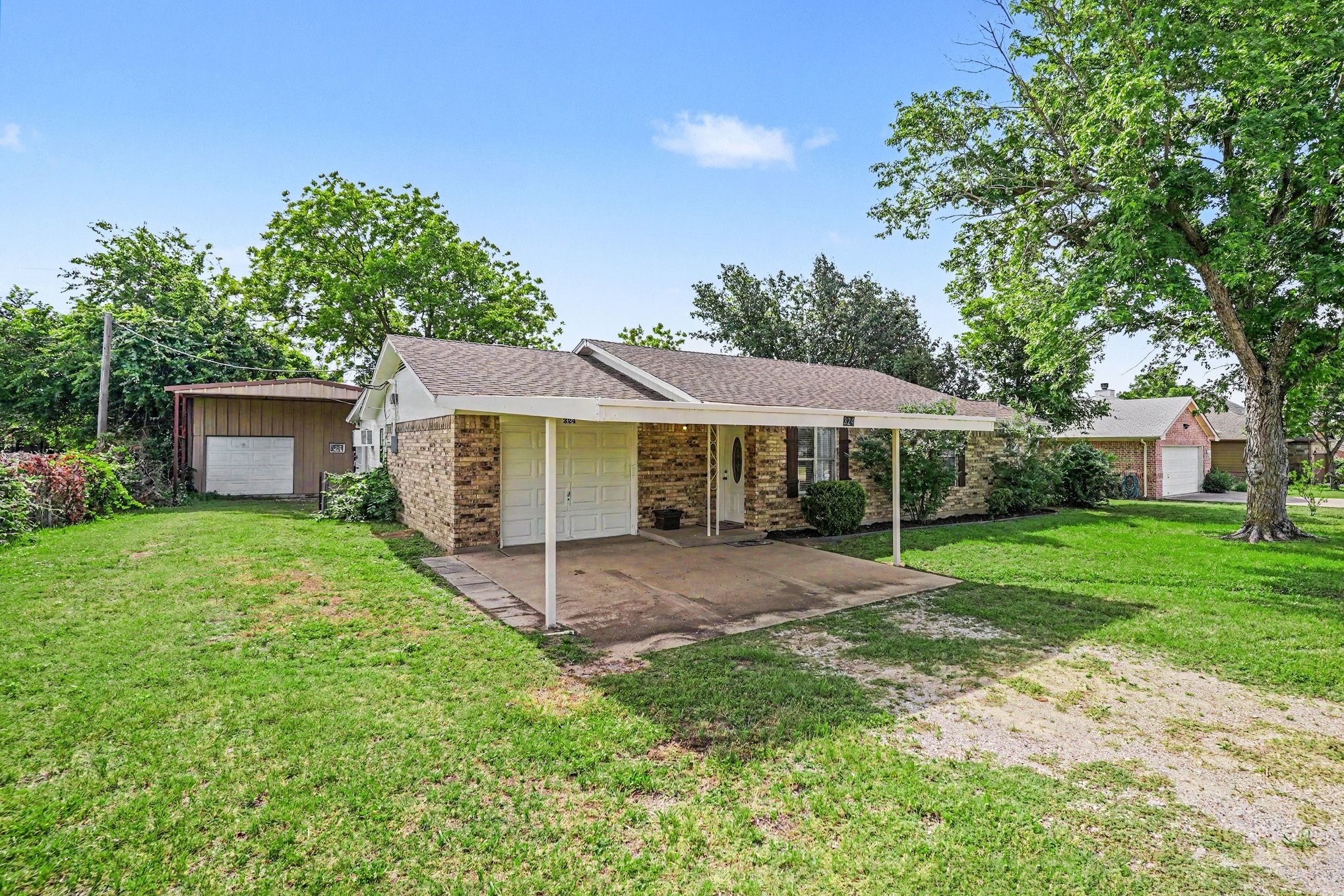 324 Ashwood Street Azle TX 76020