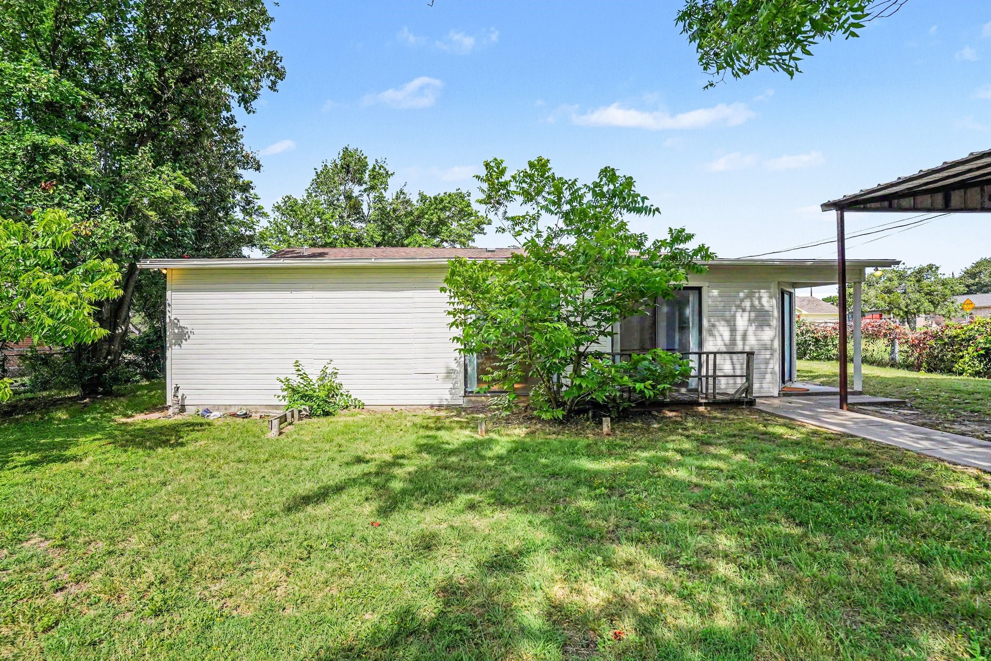 324 Ashwood Street Azle TX 76020