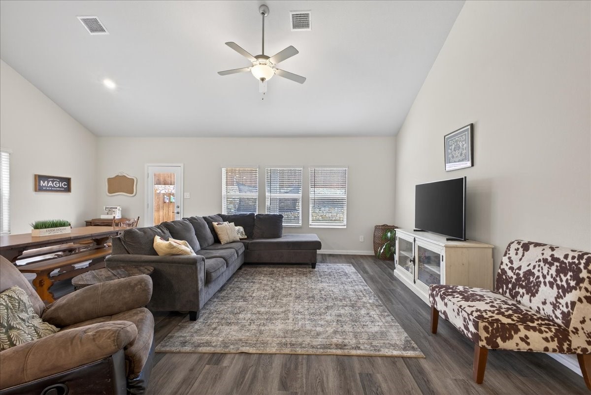 6717 Iron Oak Road Crowley TX 76036