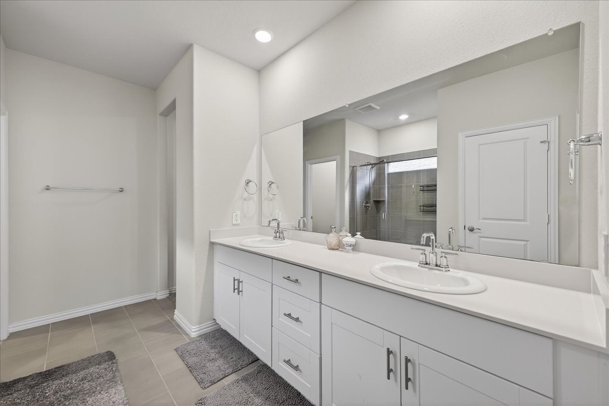 6717 Iron Oak Road Crowley TX 76036