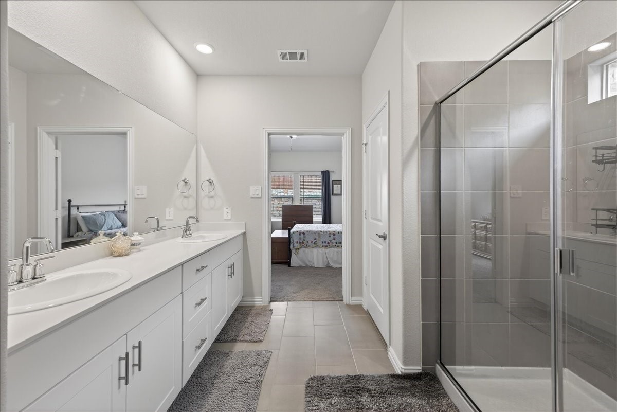 6717 Iron Oak Road Crowley TX 76036