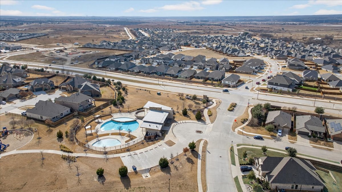 6717 Iron Oak Road Crowley TX 76036