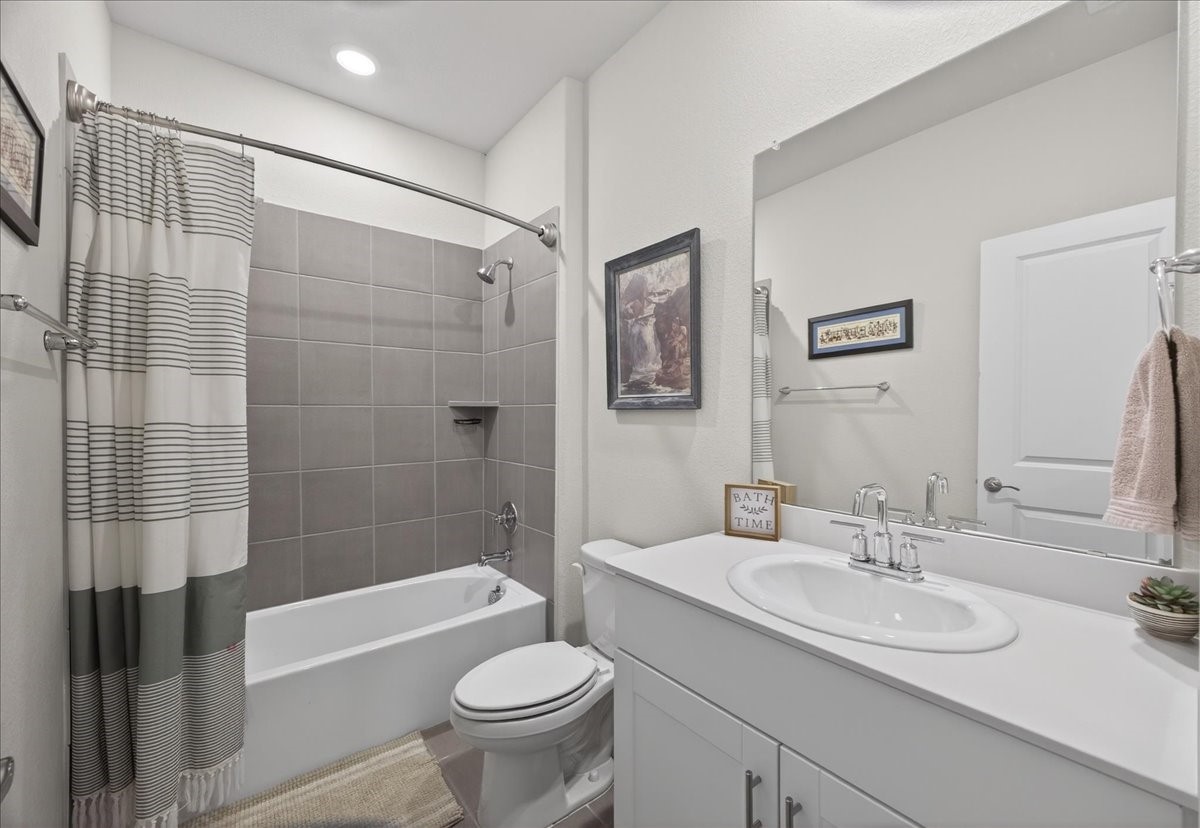 6717 Iron Oak Road Crowley TX 76036