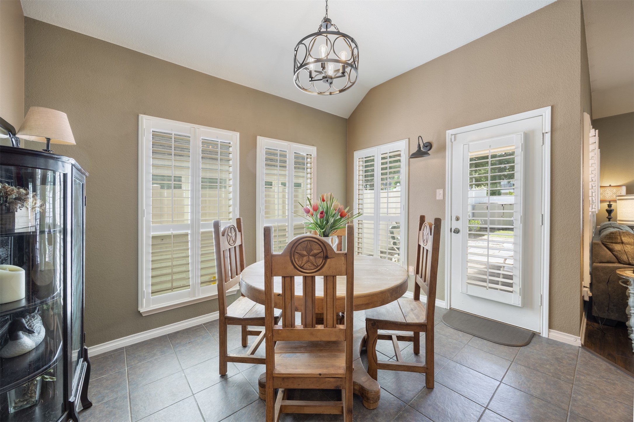 1812 Azalea Drive Savannah TX 76227