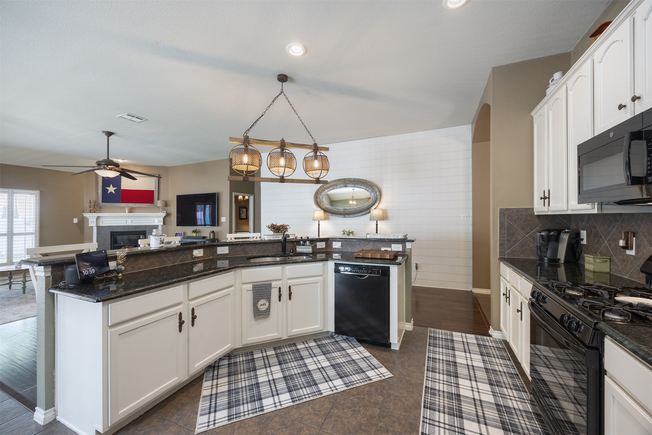 1812 Azalea Drive Savannah TX 76227