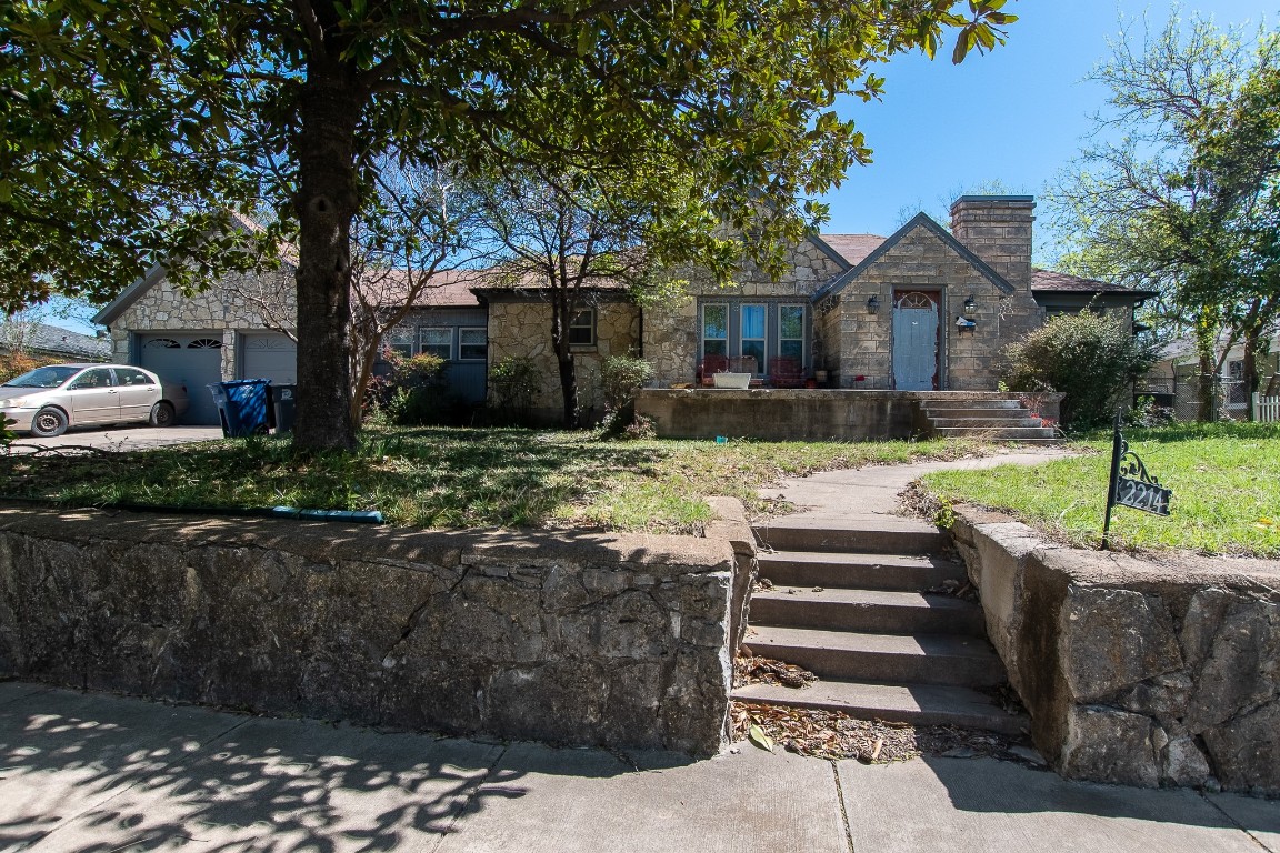 2214 Berwick Avenue Dallas TX 75203