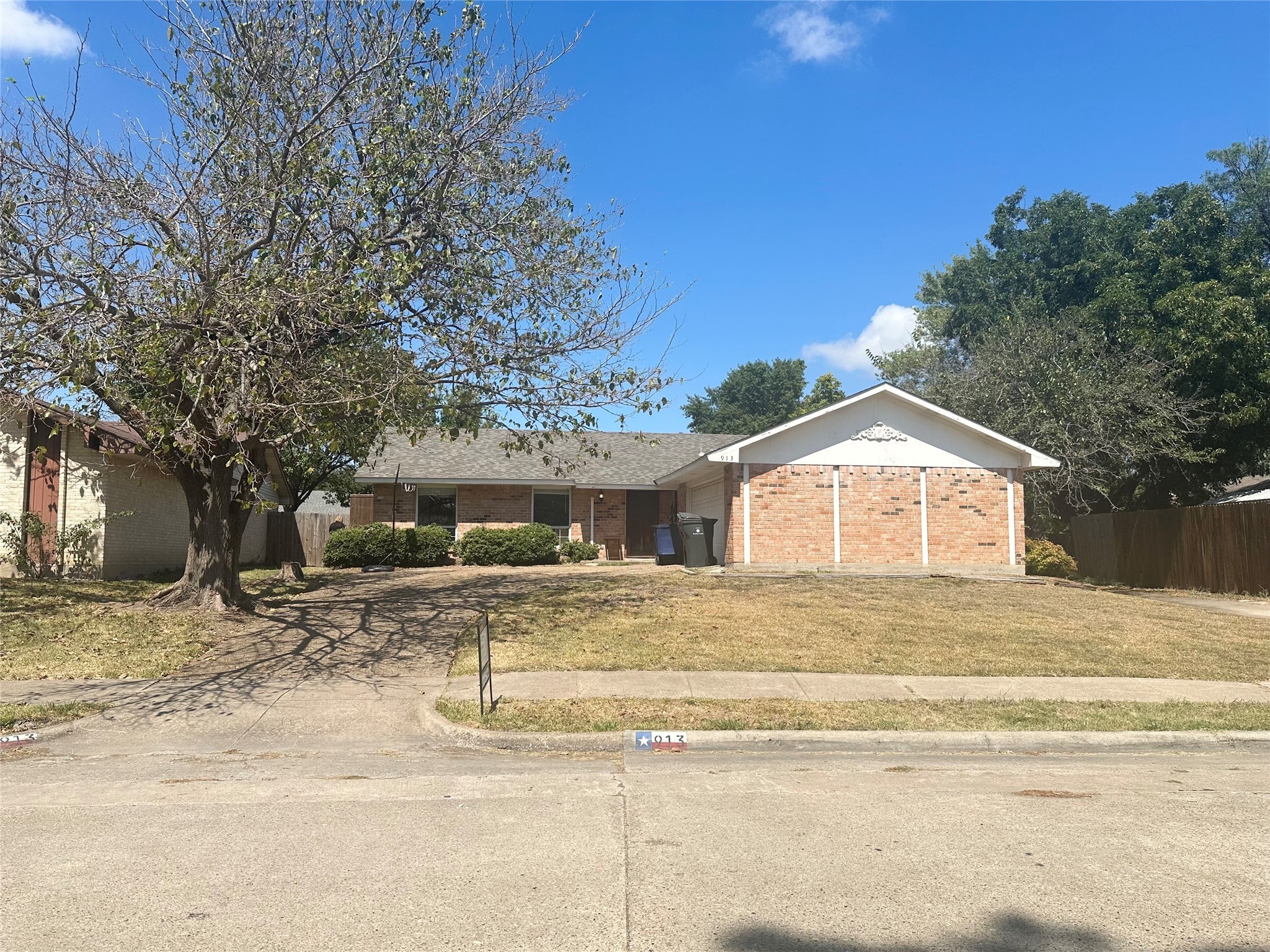 913 Spring Lake Drive Garland TX 75043