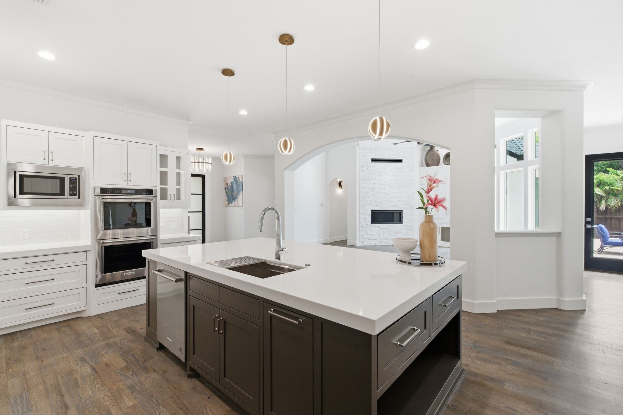 3636 Chateaux Lane Hurst TX 76054