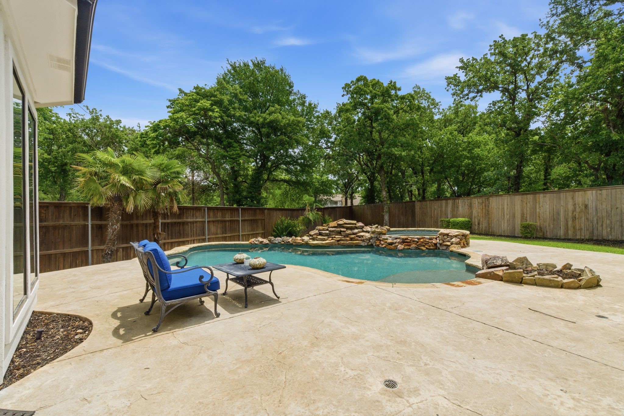 3636 Chateaux Lane Hurst TX 76054