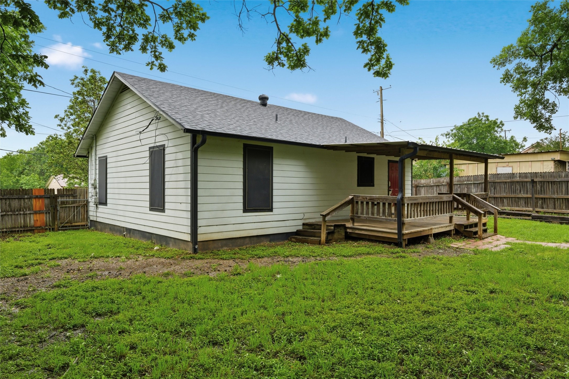 303 N Milam Street Rogers TX 76569