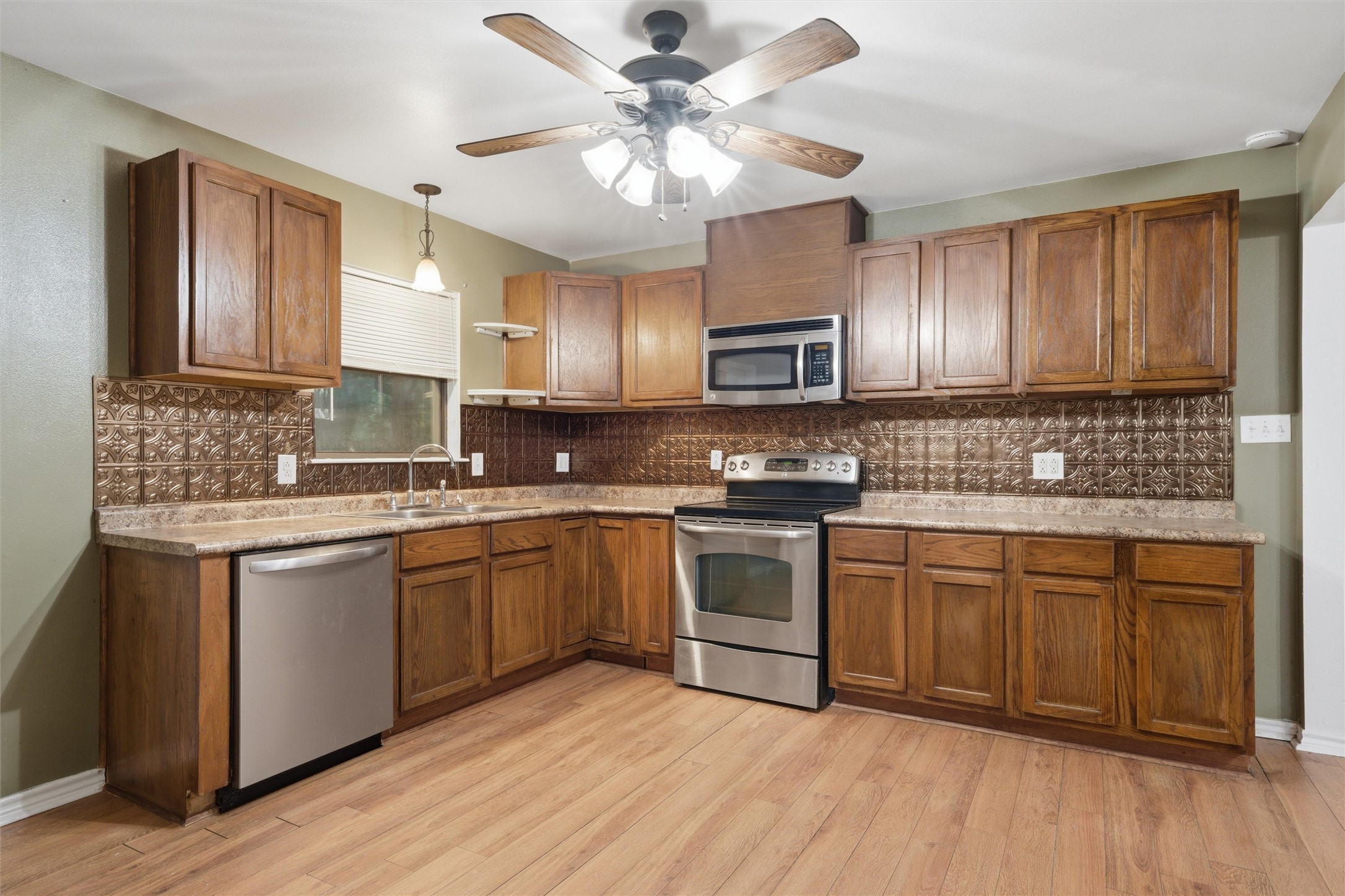303 N Milam Street Rogers TX 76569