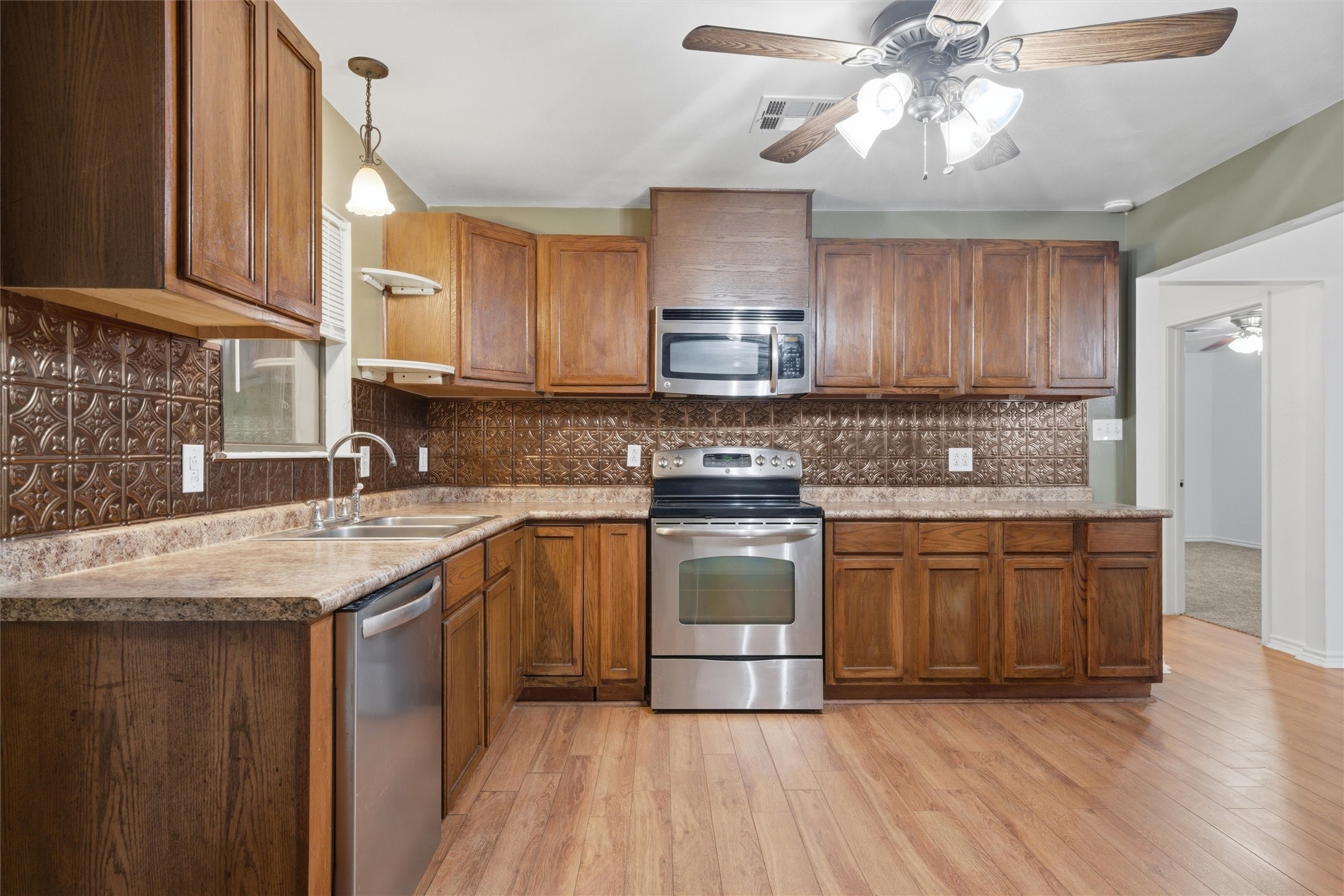 303 N Milam Street Rogers TX 76569